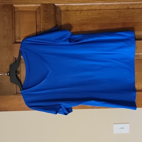 Amazon tee - Picture 1 of 5